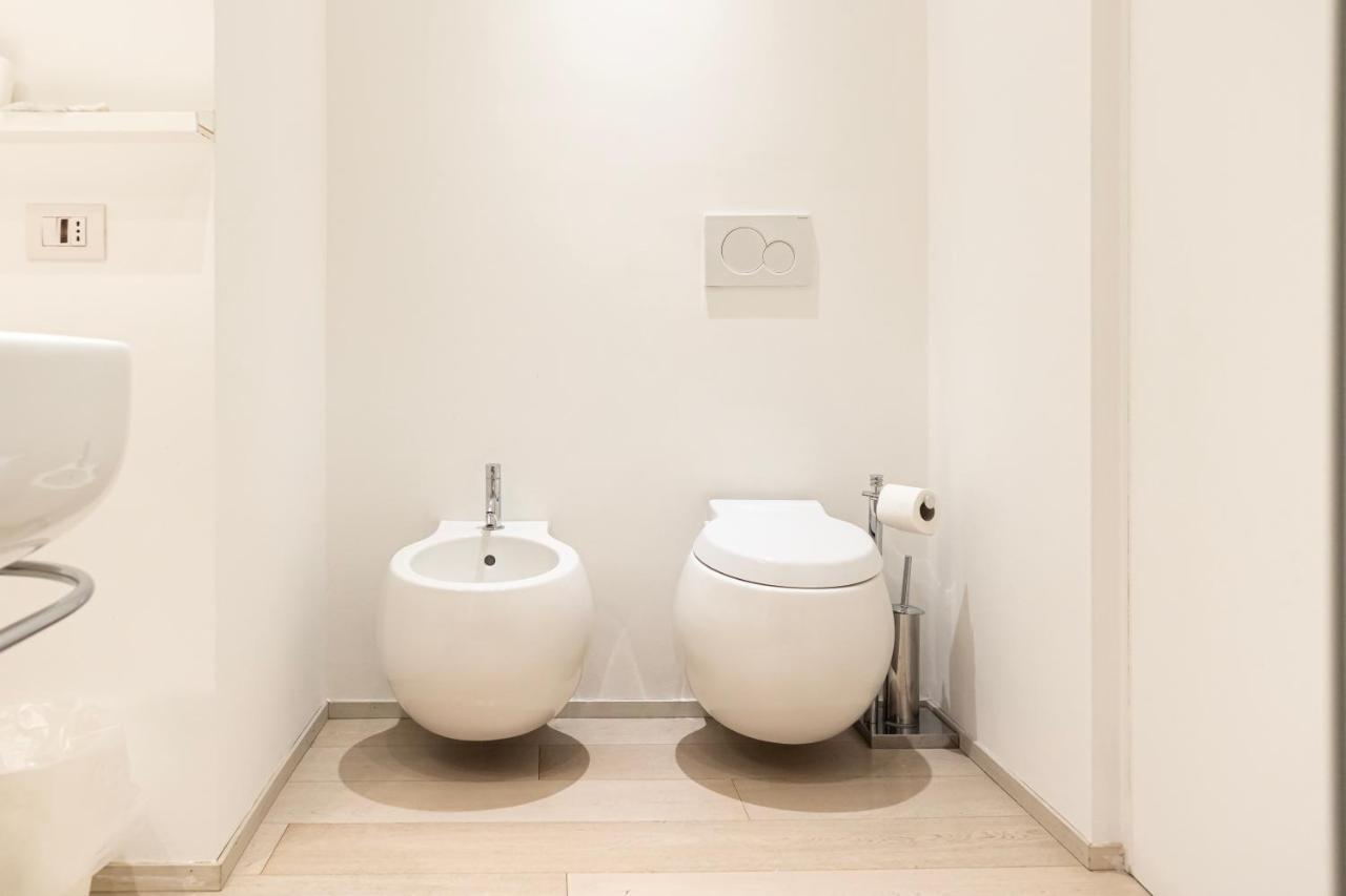 Elegante E Spazioso Quadrilocale In Porta Venezia Милано Екстериор снимка