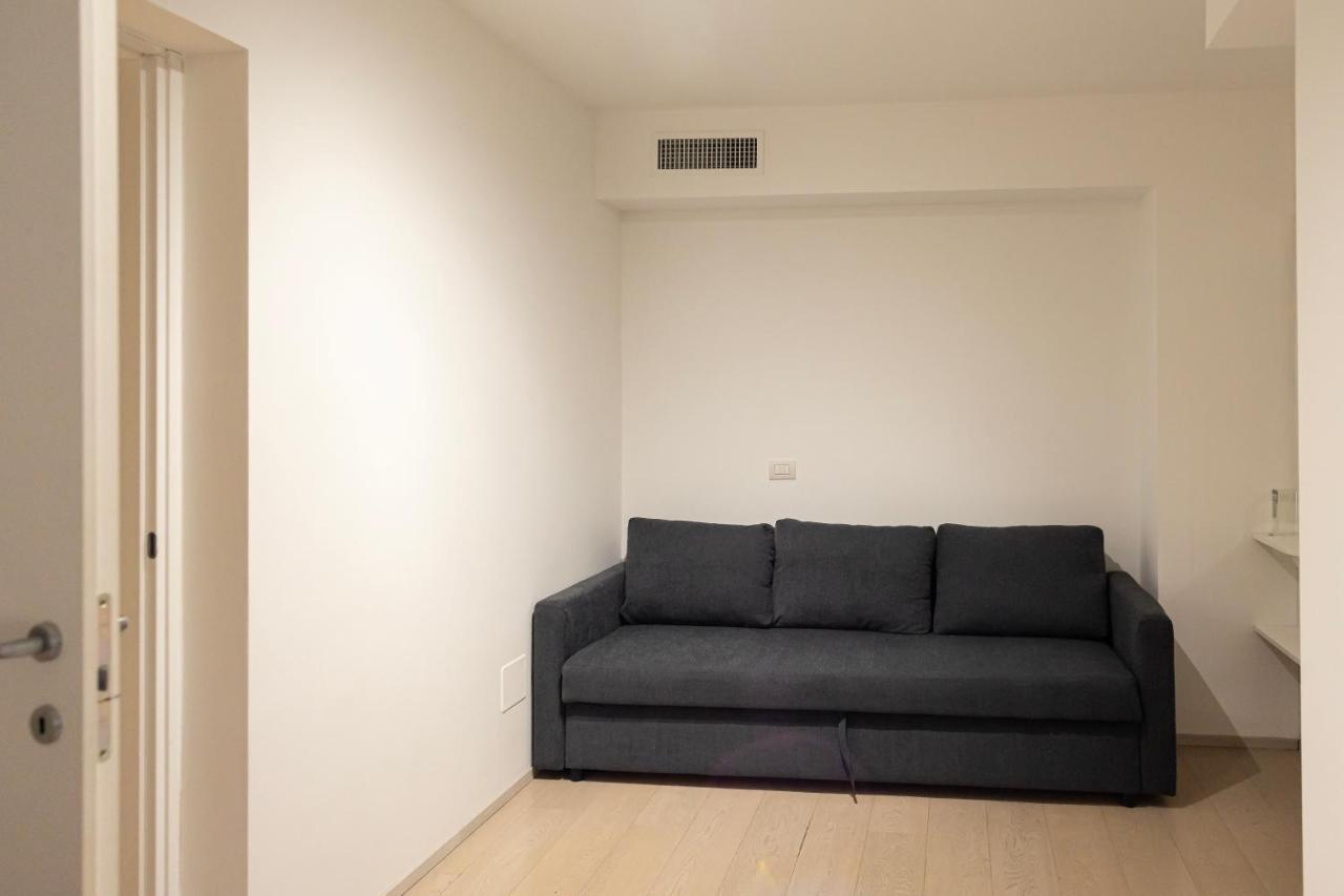 Elegante E Spazioso Quadrilocale In Porta Venezia Милано Екстериор снимка
