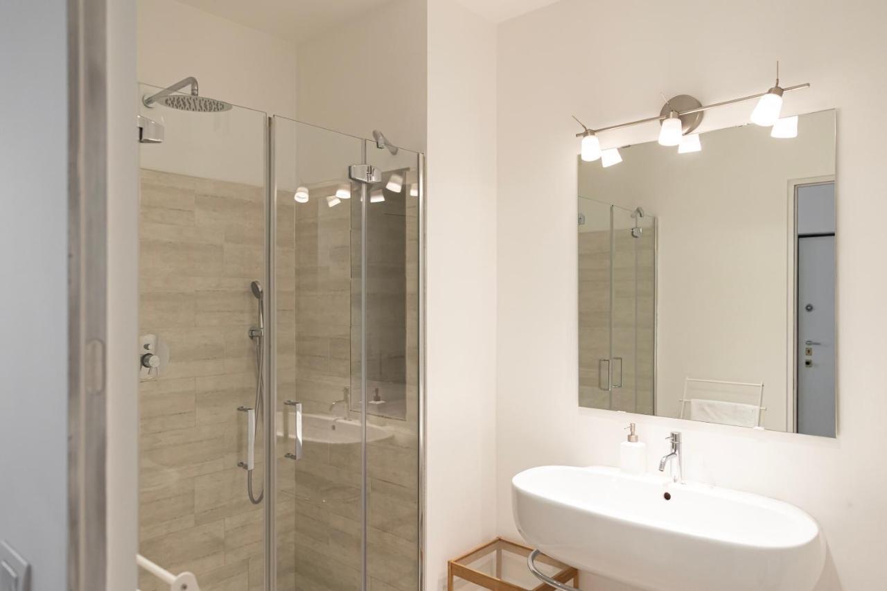 Elegante E Spazioso Quadrilocale In Porta Venezia Милано Екстериор снимка