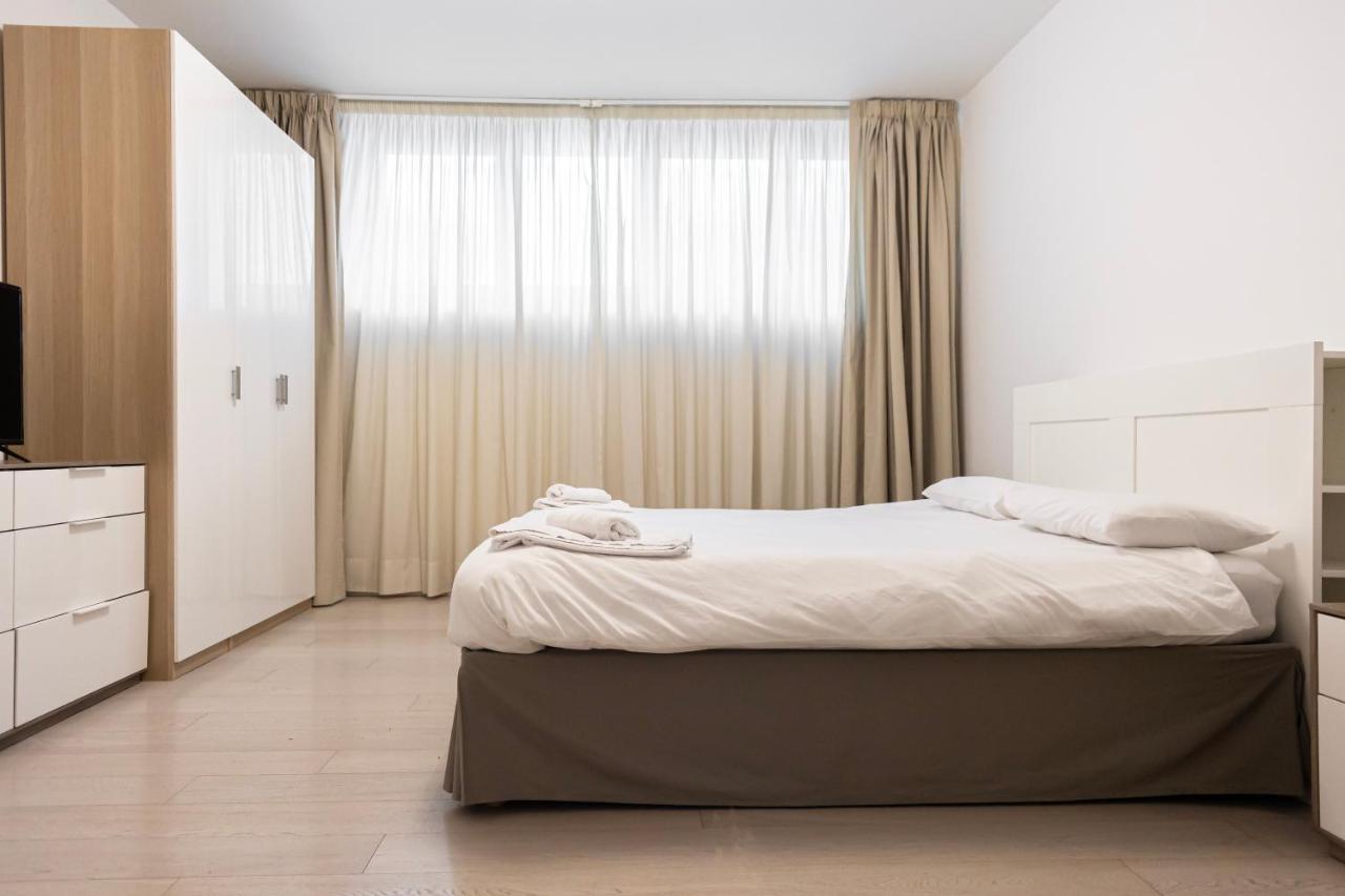 Elegante E Spazioso Quadrilocale In Porta Venezia Милано Екстериор снимка